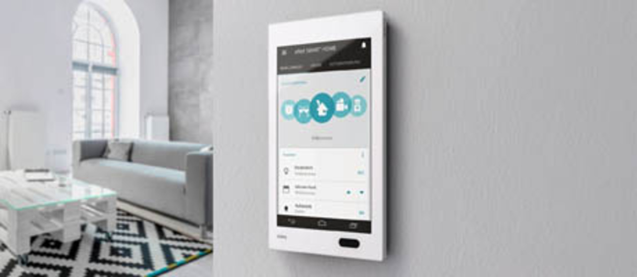 Bedienzentrale Gira G1 bei EHG Elektro Haimerl Gerhard in Oberschneiding