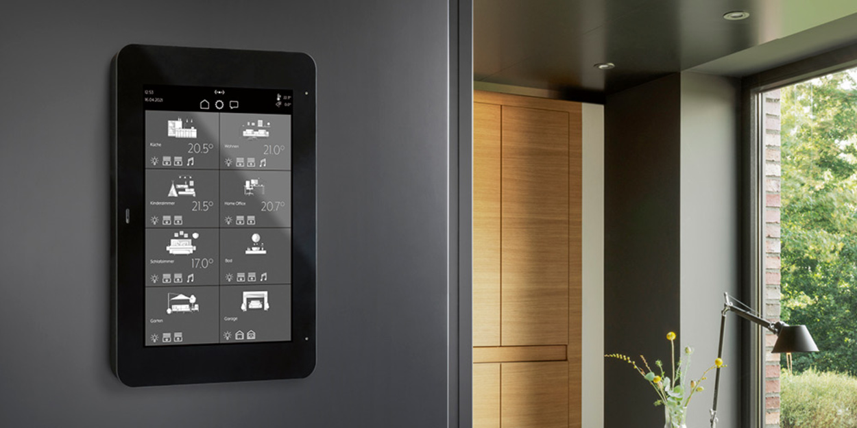 JUNG Smart Panel 8 bei EHG Elektro Haimerl Gerhard in Oberschneiding