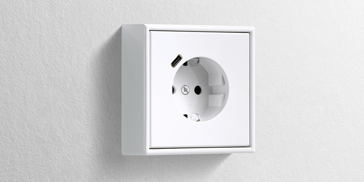 Erweiterter Anschlussraum für die Nachrüstung bei EHG Elektro Haimerl Gerhard in Oberschneiding